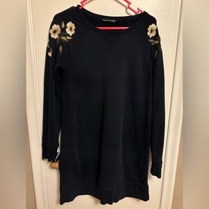 Abercrombie & Fitch Sz. M Floral Embroidered Sweater Dress